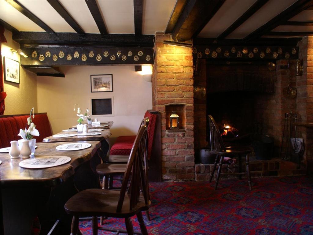 The Saracens Head Inn Amersham Extérieur photo