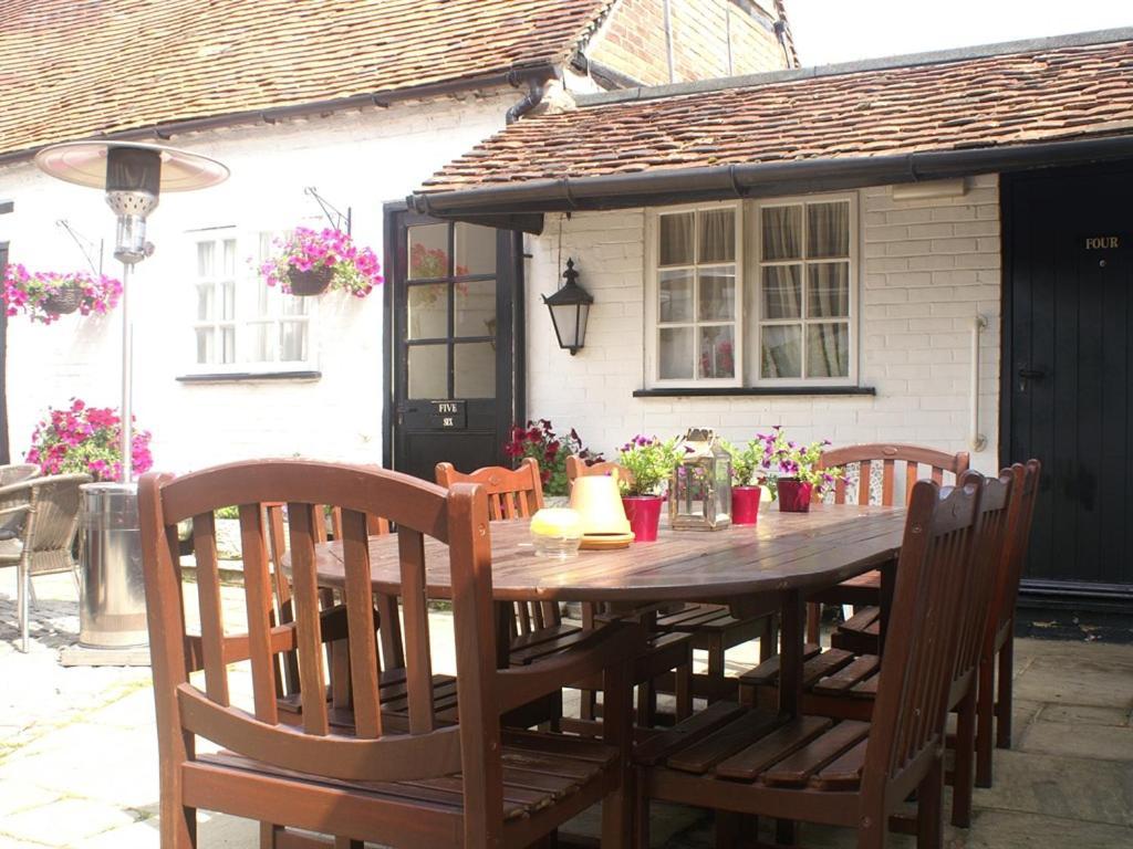 The Saracens Head Inn Amersham Extérieur photo