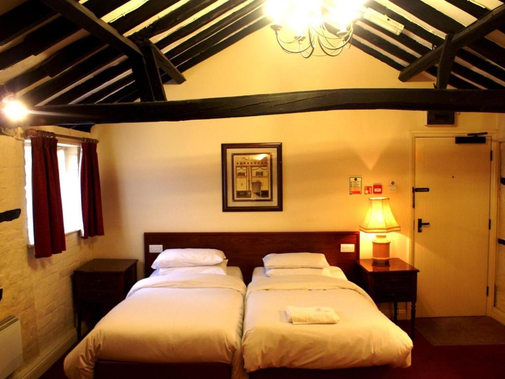 The Saracens Head Inn Amersham Extérieur photo