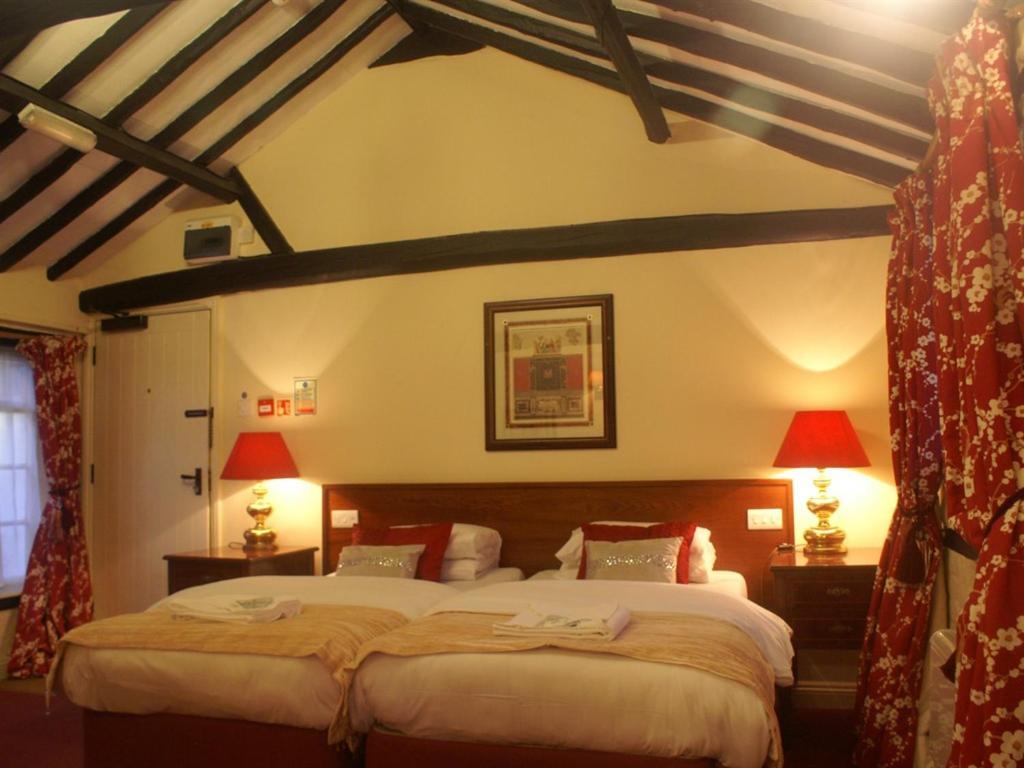 The Saracens Head Inn Amersham Extérieur photo