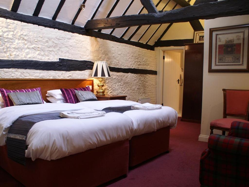 The Saracens Head Inn Amersham Extérieur photo